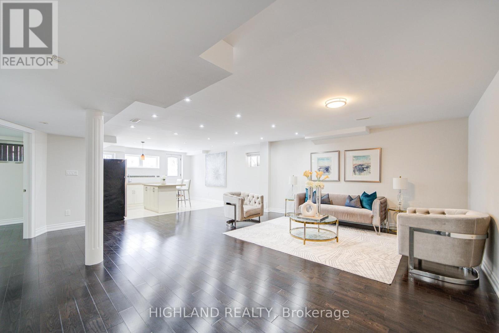 1342 Kestell Boulevard, Oakville, Ontario  L6H 0C8 - Photo 44 - W12210232