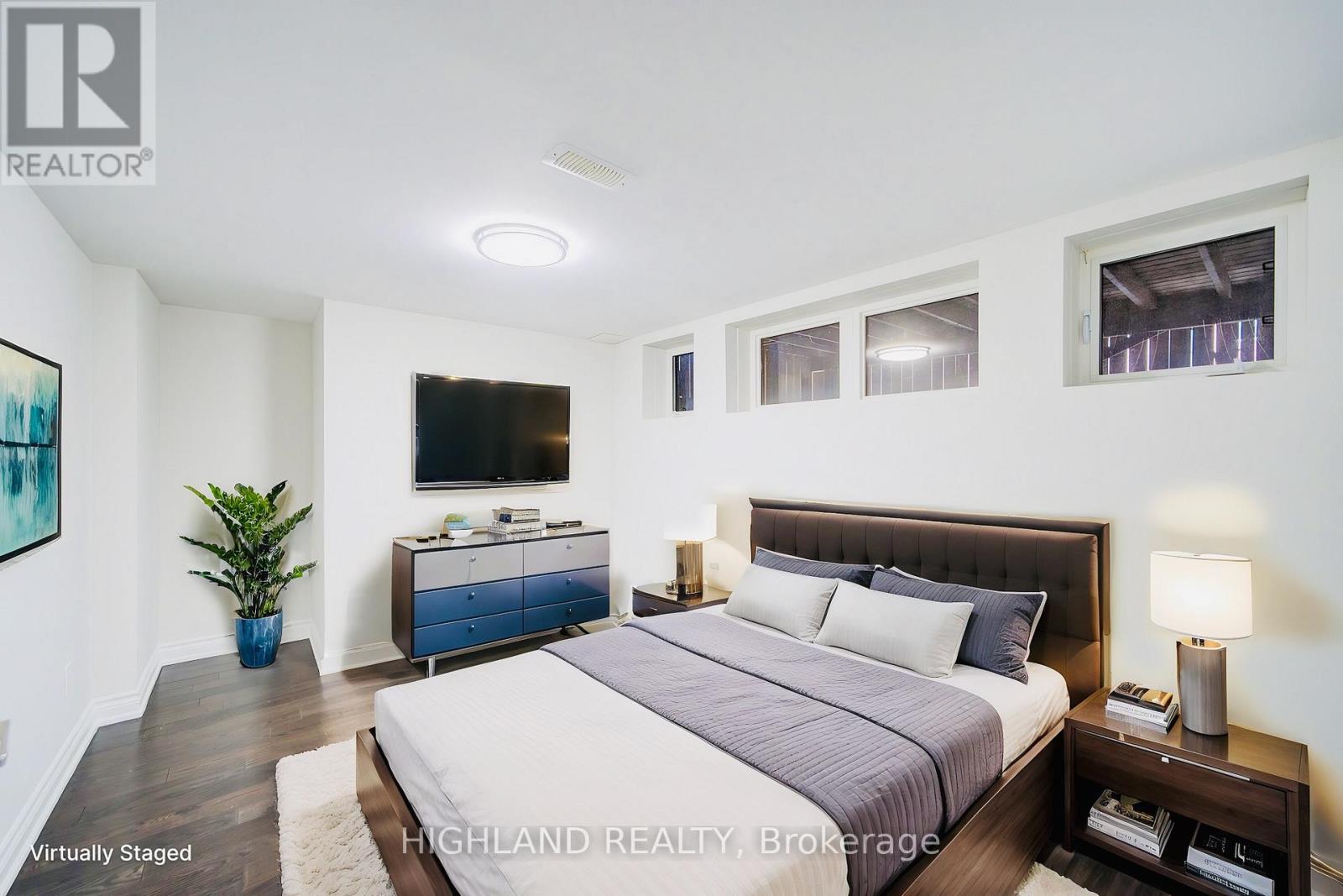 1342 Kestell Boulevard, Oakville, Ontario  L6H 0C8 - Photo 49 - W12210232
