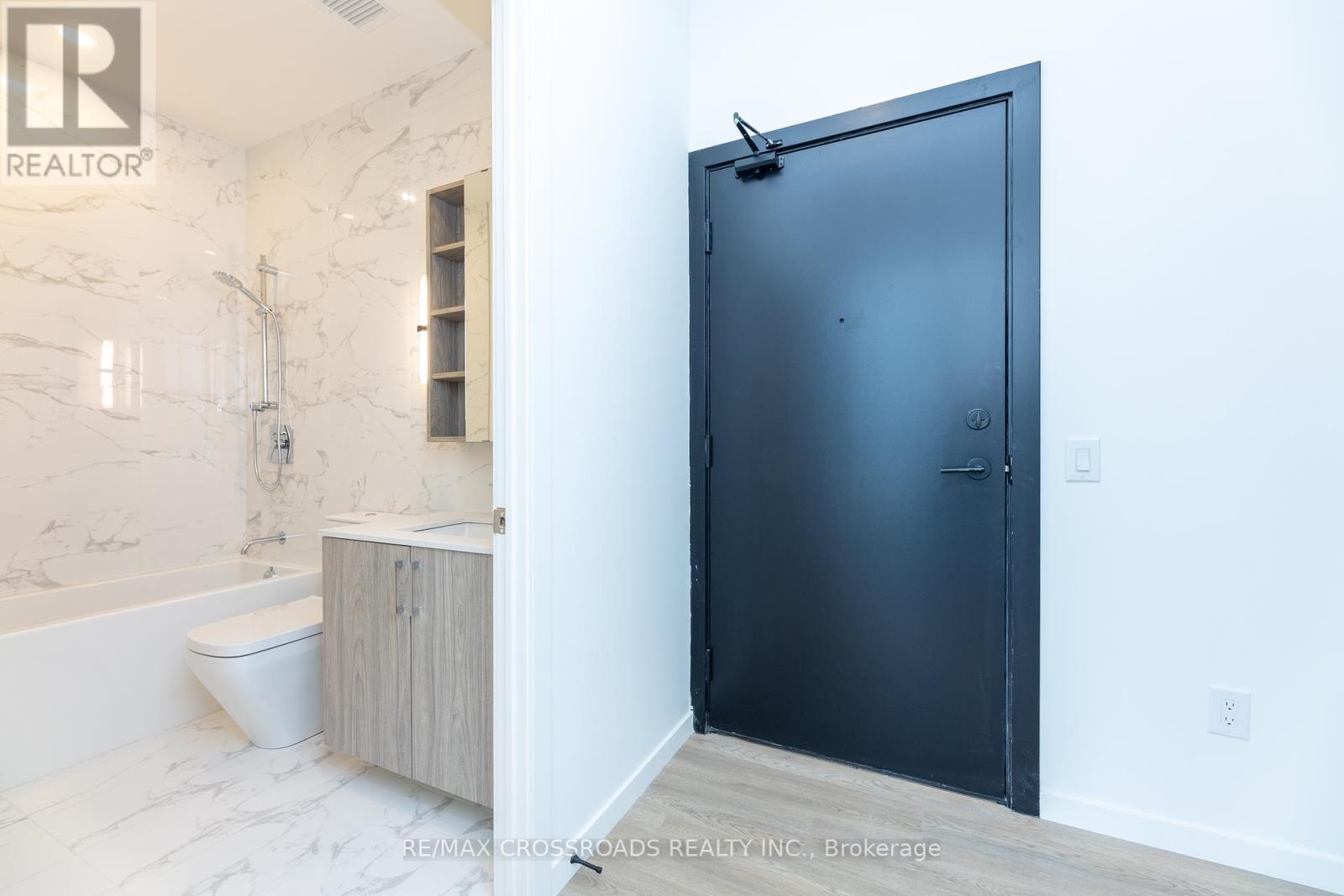 806 - 689 The Queensway, Toronto (Stonegate-Queensway), Ontario  M8Y 1L1 - Photo 8 - W12210234