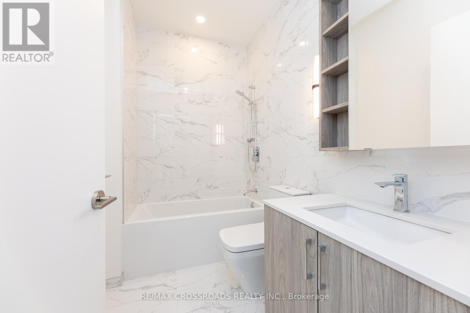 806 - 689 The Queensway, Toronto (Stonegate-Queensway), Ontario  M8Y 1L1 - Photo 9 - W12210234