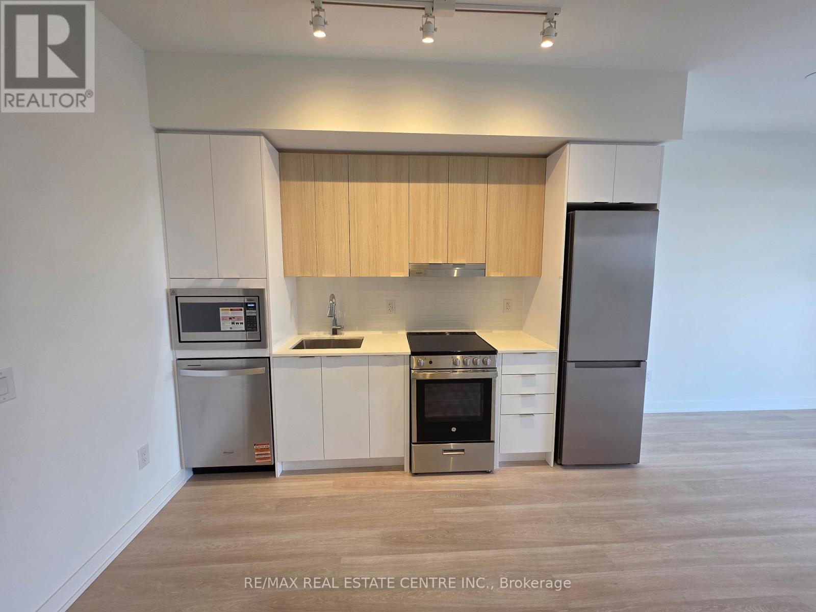624 - 5105 Hurontario Street, Mississauga (Hurontario), Ontario  L4Z 0Z9 - Photo 3 - W12210240