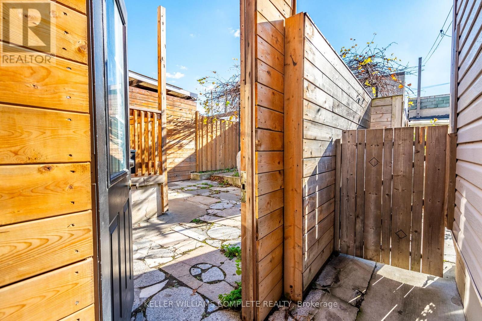 135 Hope Street, Toronto, Ontario  M6E 1K2 - Photo 32 - W12210242