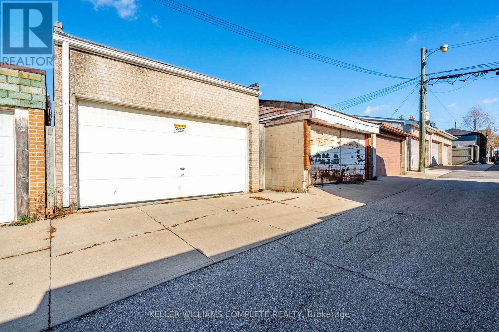 135 Hope Street, Toronto, Ontario  M6E 1K2 - Photo 39 - W12210242