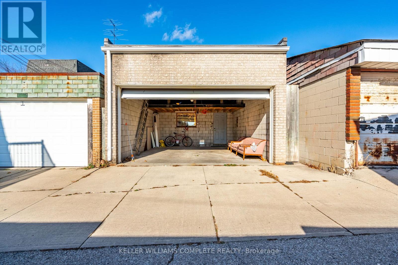 135 Hope Street, Toronto, Ontario  M6E 1K2 - Photo 40 - W12210242
