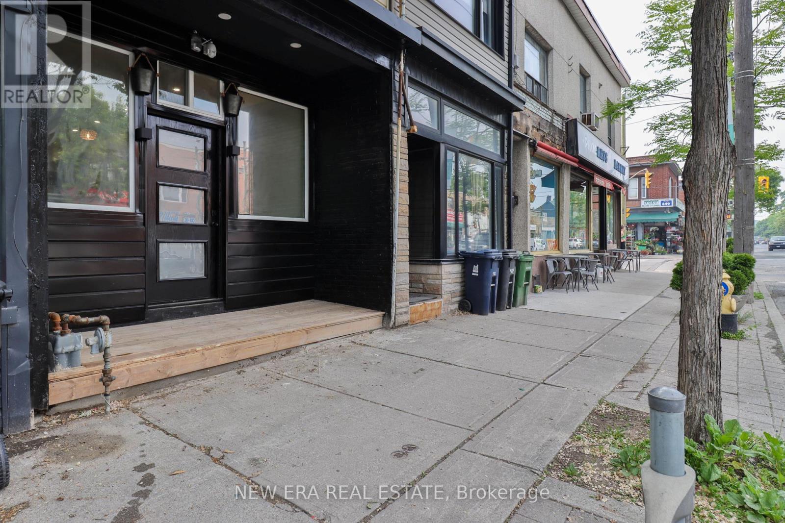 990 DOVERCOURT ROAD, Toronto, Ontario