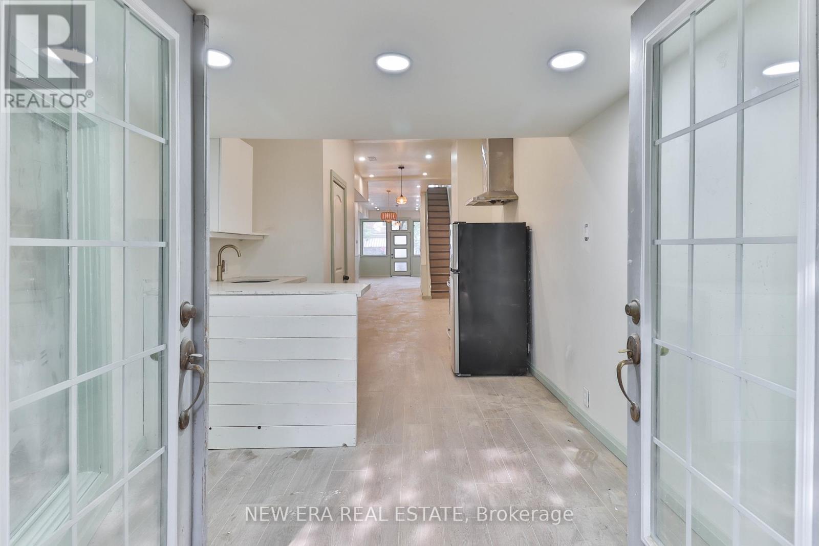 990 Dovercourt Road, Toronto, Ontario  M6H 2X5 - Photo 18 - W12210261