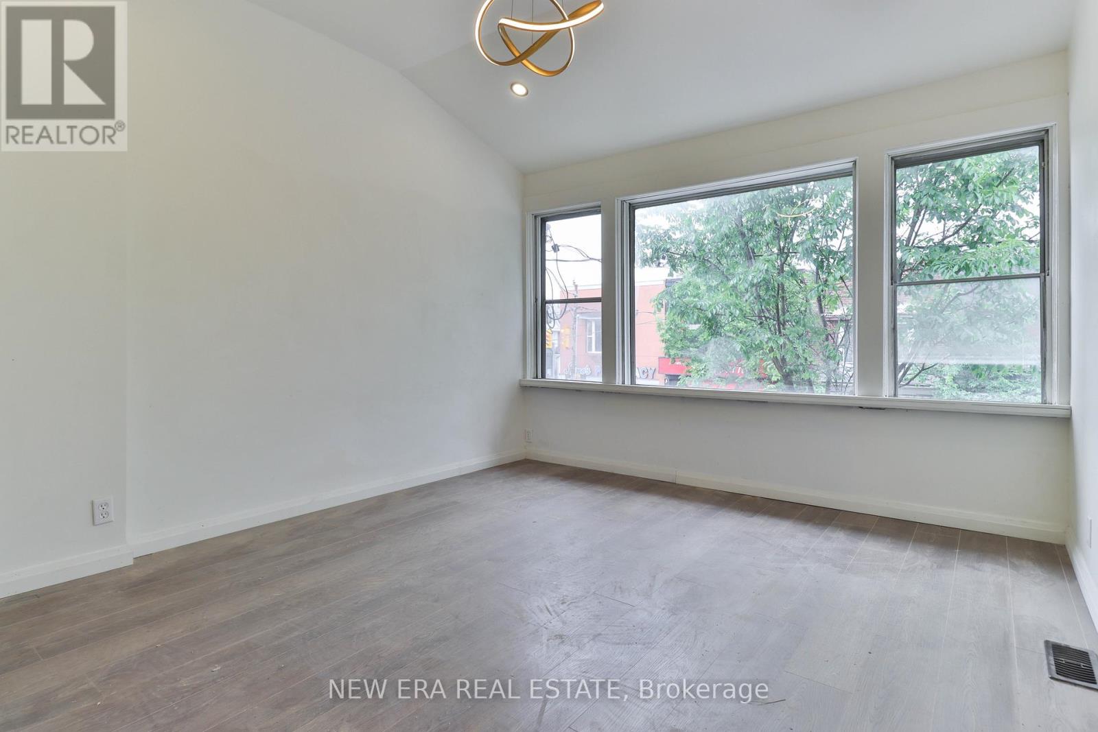990 Dovercourt Road, Toronto, Ontario  M6H 2X5 - Photo 27 - W12210261
