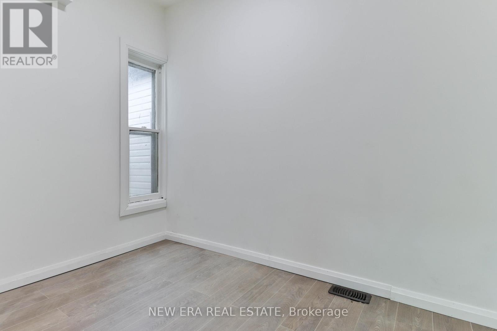 990 Dovercourt Road, Toronto, Ontario  M6H 2X5 - Photo 8 - W12210261