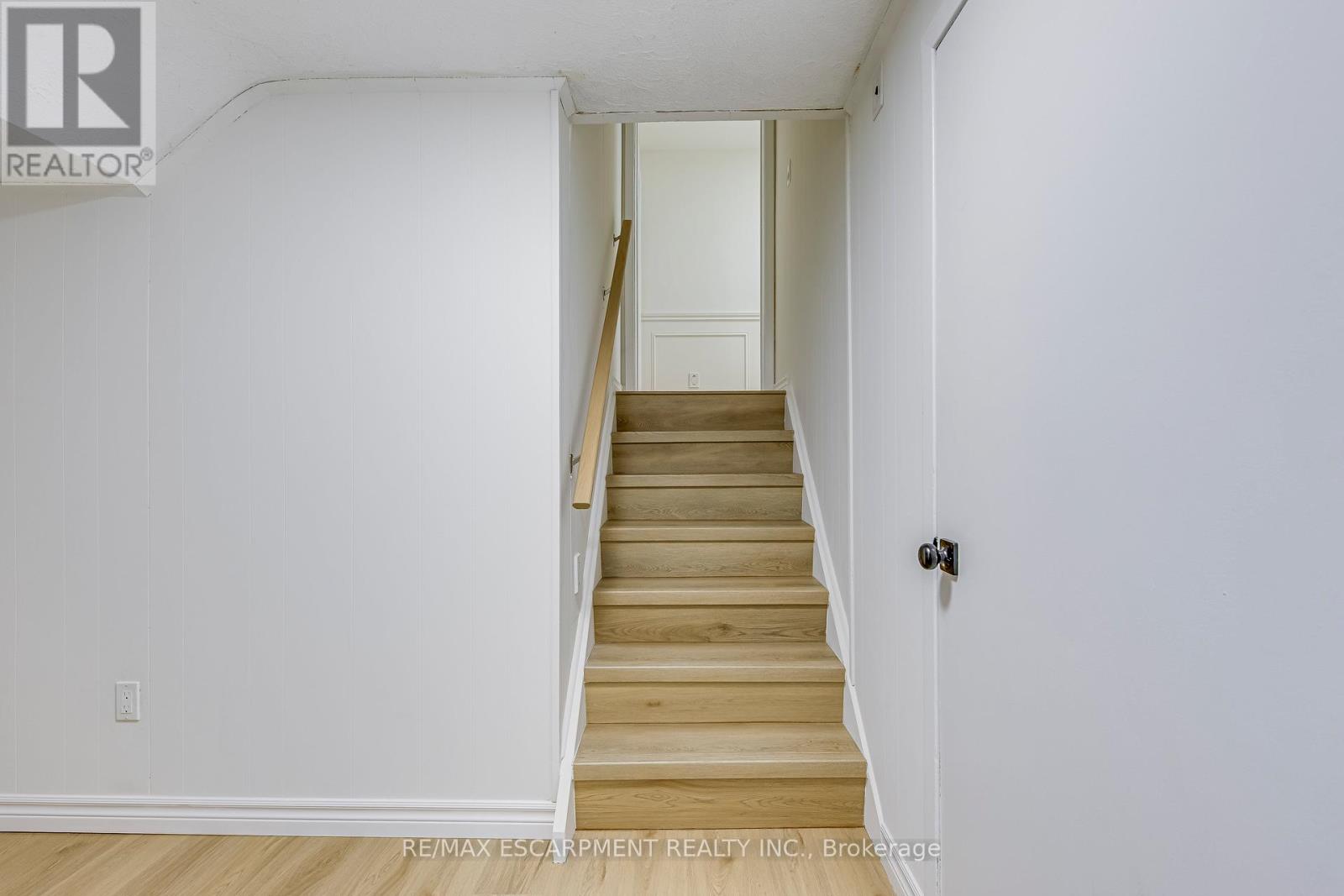 564 Dynes Road, Burlington, Ontario  L7N 2V2 - Photo 28 - W12210262