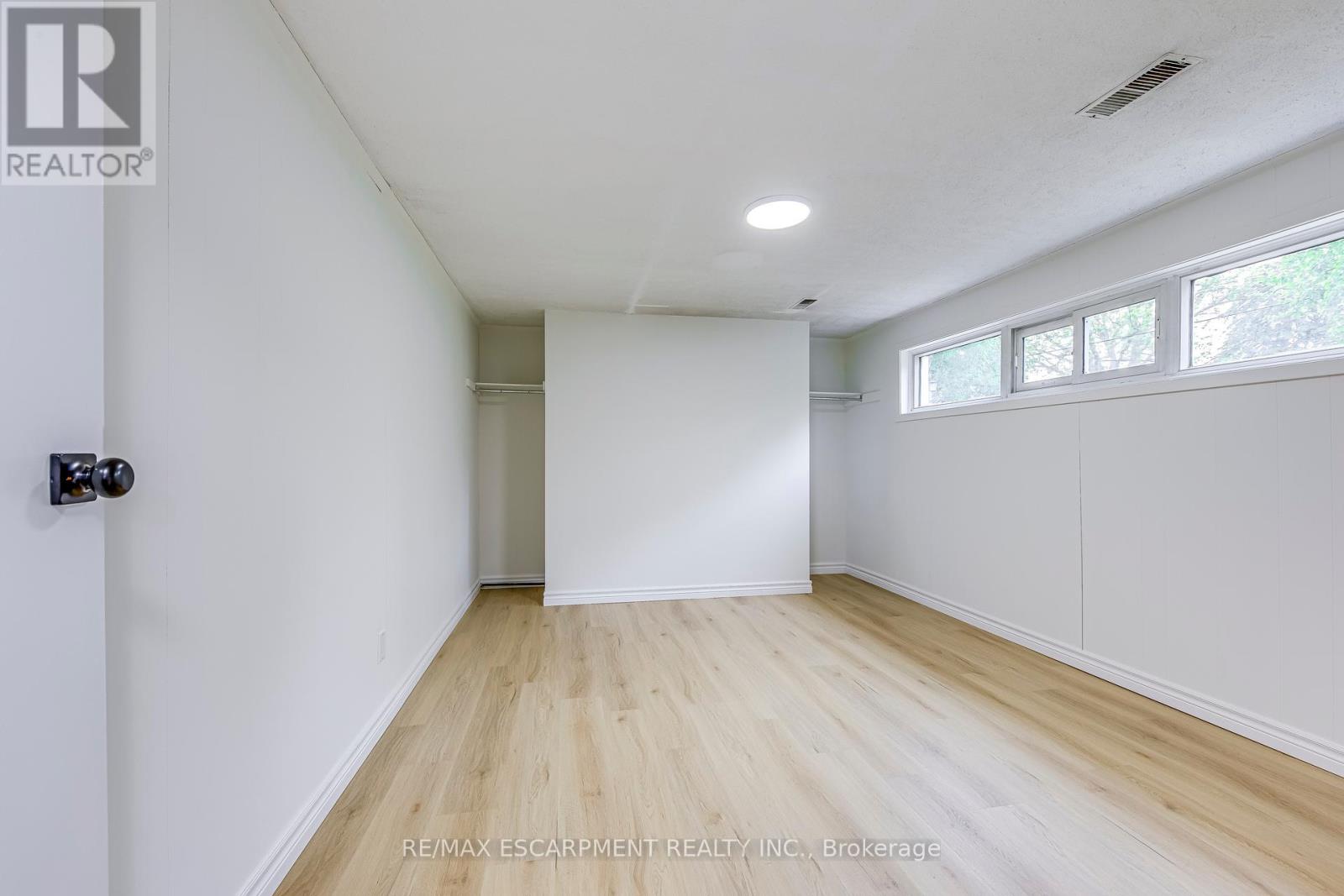 564 Dynes Road, Burlington, Ontario  L7N 2V2 - Photo 29 - W12210262