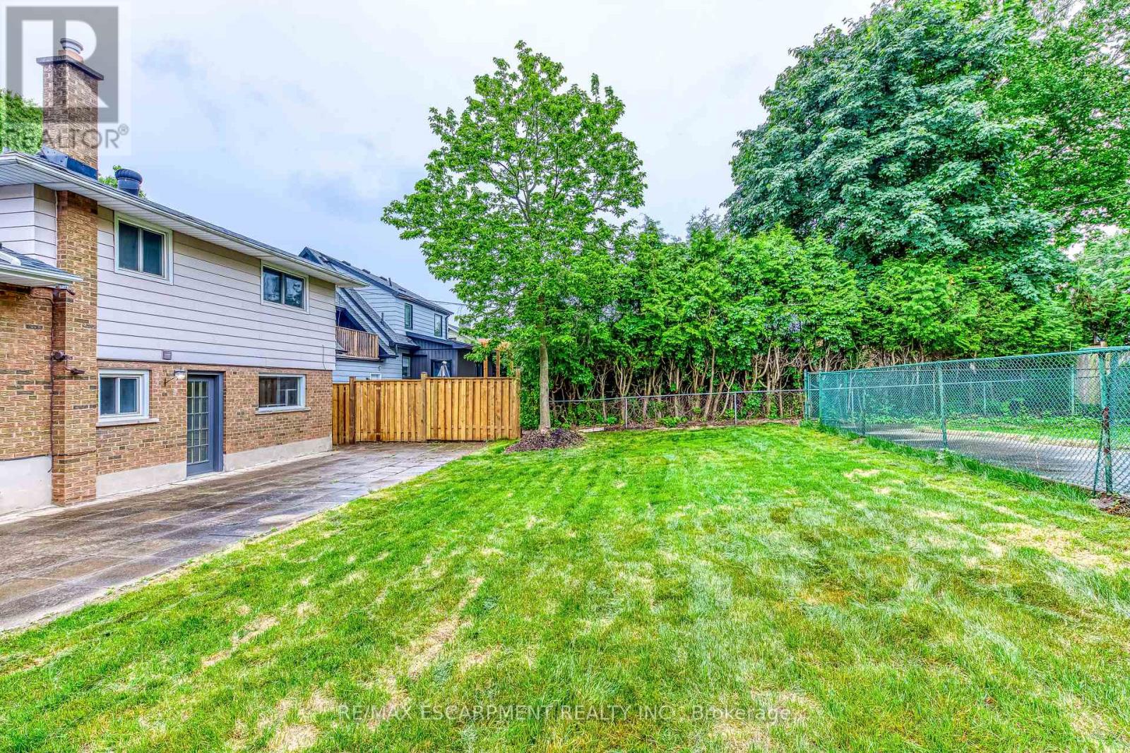 564 Dynes Road, Burlington, Ontario  L7N 2V2 - Photo 36 - W12210262