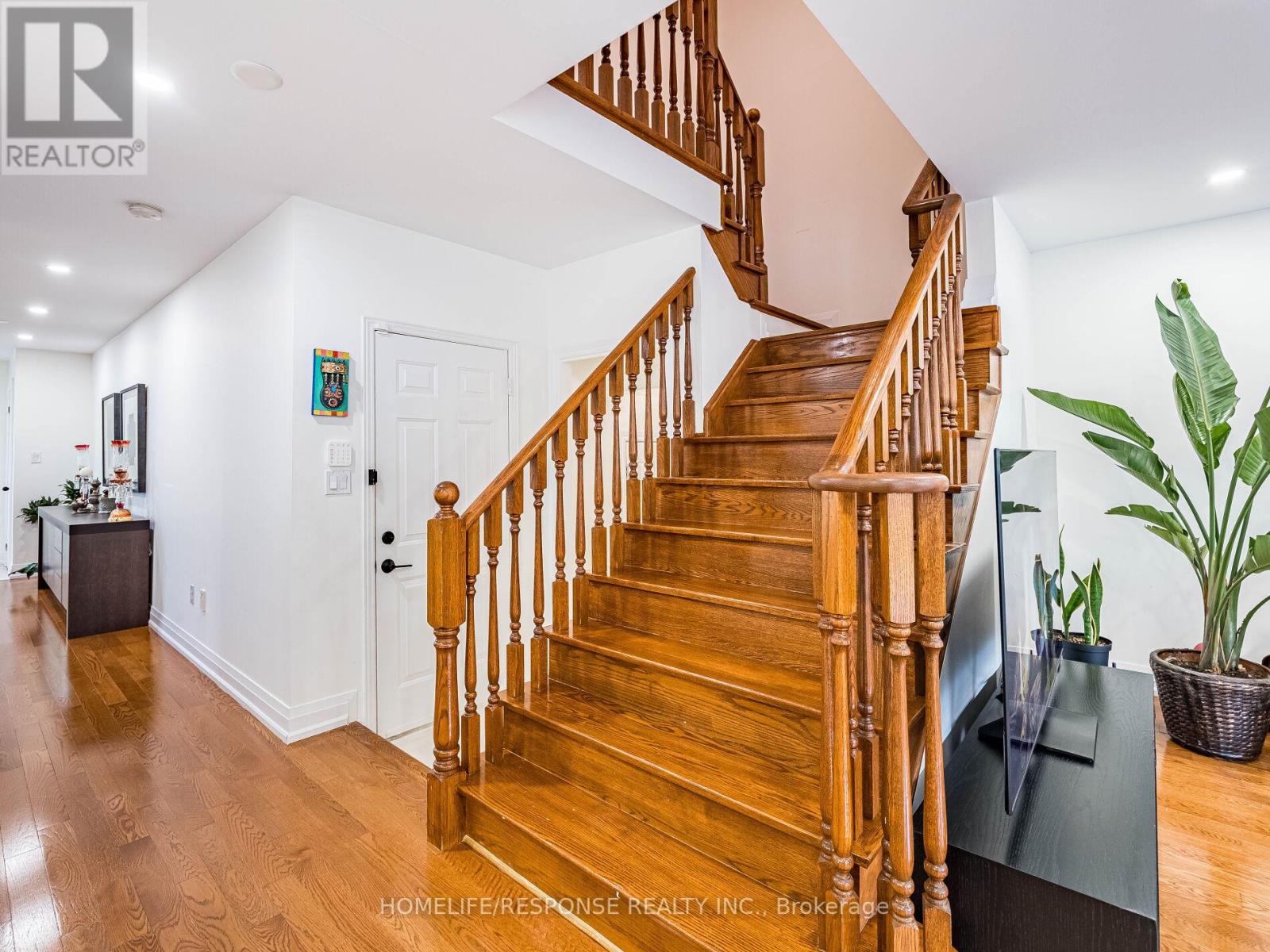 5905 Manzanillo Crescent, Mississauga, Ontario  L5M 6X6 - Photo 20 - W12210269