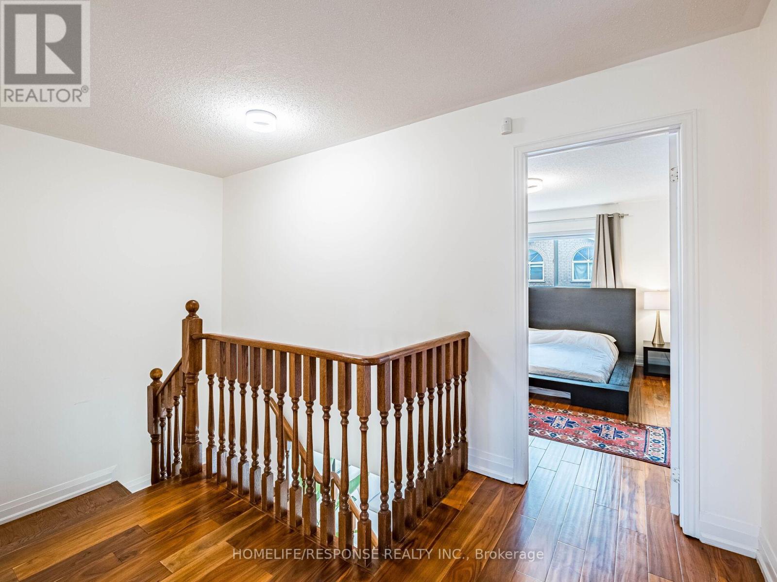 5905 Manzanillo Crescent, Mississauga, Ontario  L5M 6X6 - Photo 21 - W12210269