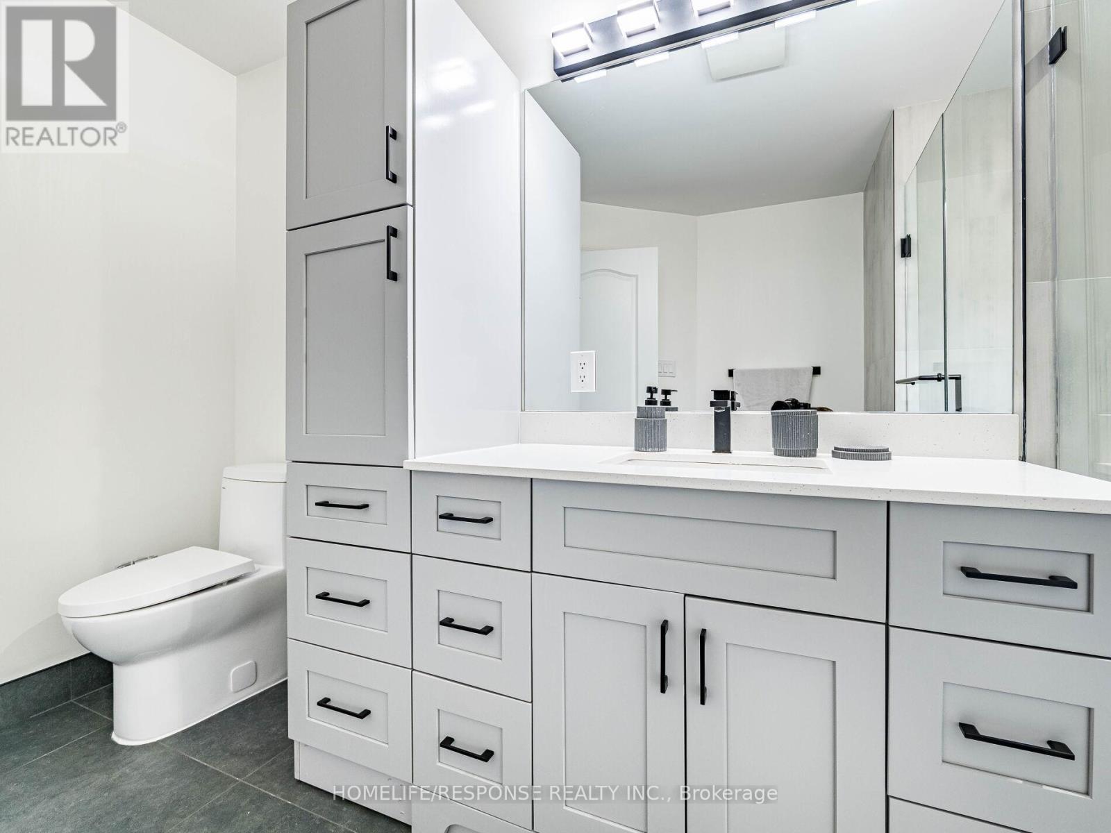 5905 Manzanillo Crescent, Mississauga, Ontario  L5M 6X6 - Photo 25 - W12210269