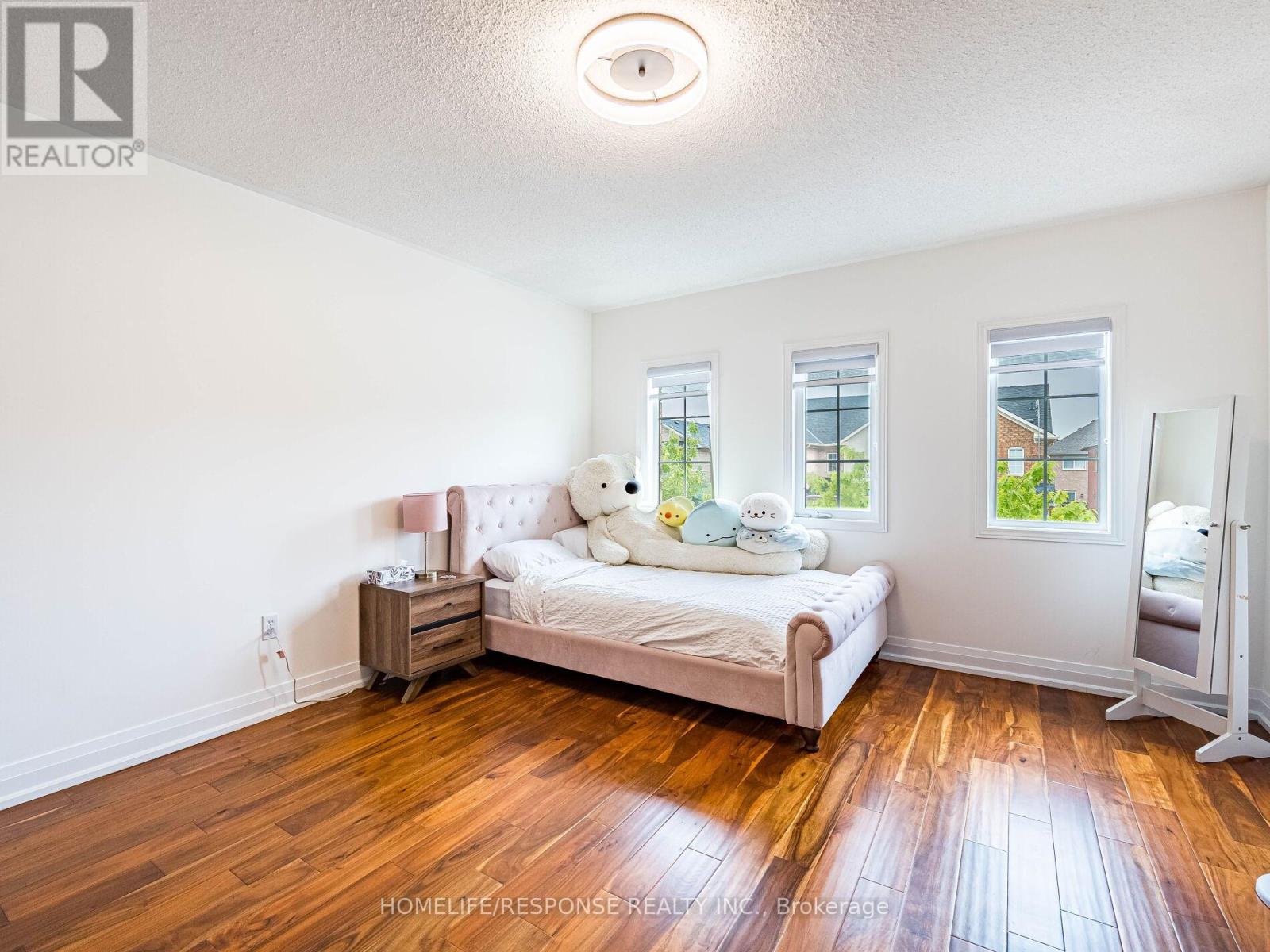 5905 Manzanillo Crescent, Mississauga, Ontario  L5M 6X6 - Photo 30 - W12210269