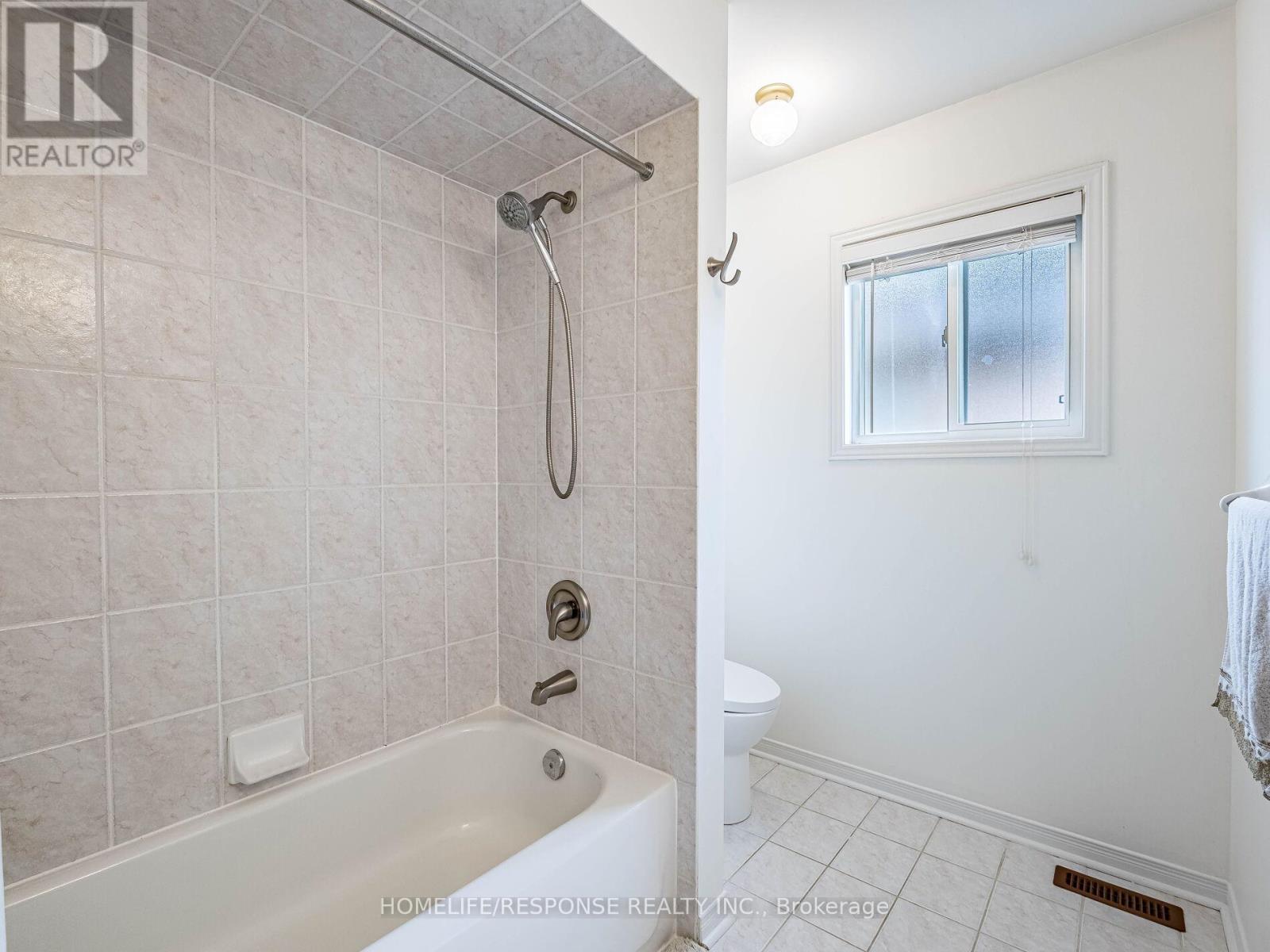 5905 Manzanillo Crescent, Mississauga, Ontario  L5M 6X6 - Photo 32 - W12210269