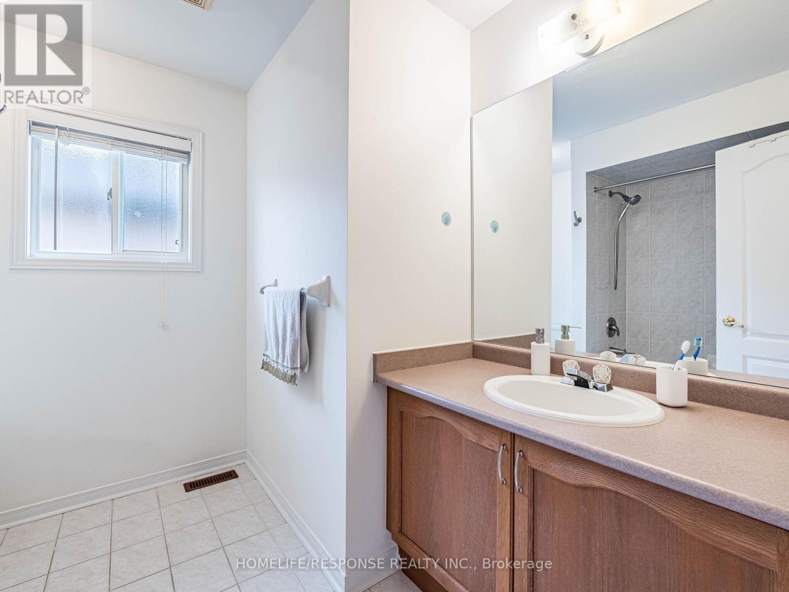 5905 Manzanillo Crescent, Mississauga, Ontario  L5M 6X6 - Photo 33 - W12210269