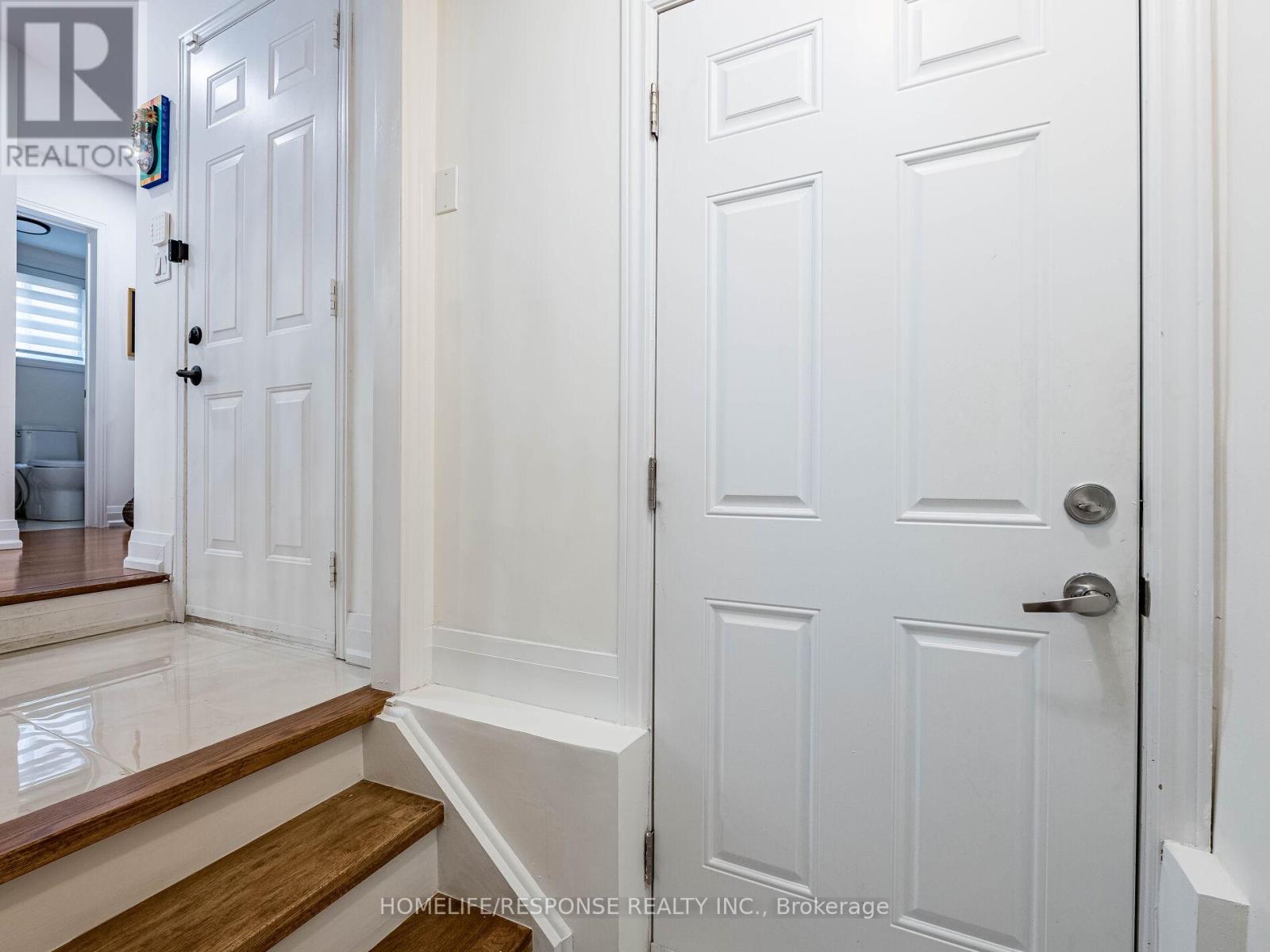5905 Manzanillo Crescent, Mississauga, Ontario  L5M 6X6 - Photo 34 - W12210269