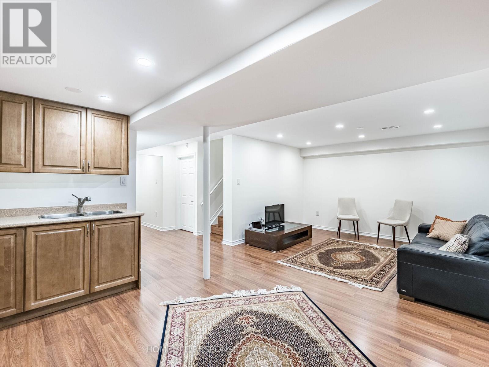 5905 Manzanillo Crescent, Mississauga, Ontario  L5M 6X6 - Photo 38 - W12210269