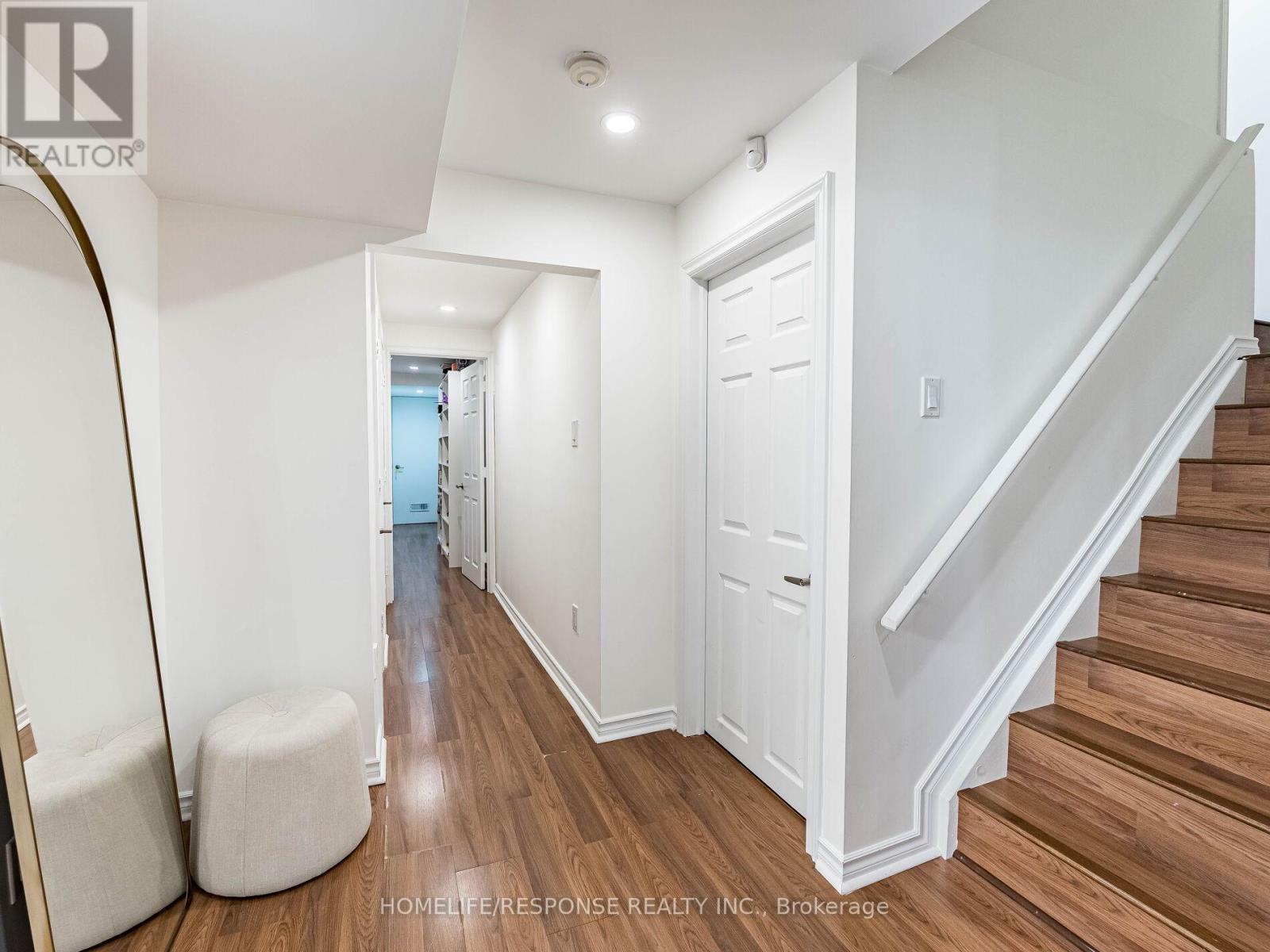5905 Manzanillo Crescent, Mississauga, Ontario  L5M 6X6 - Photo 40 - W12210269