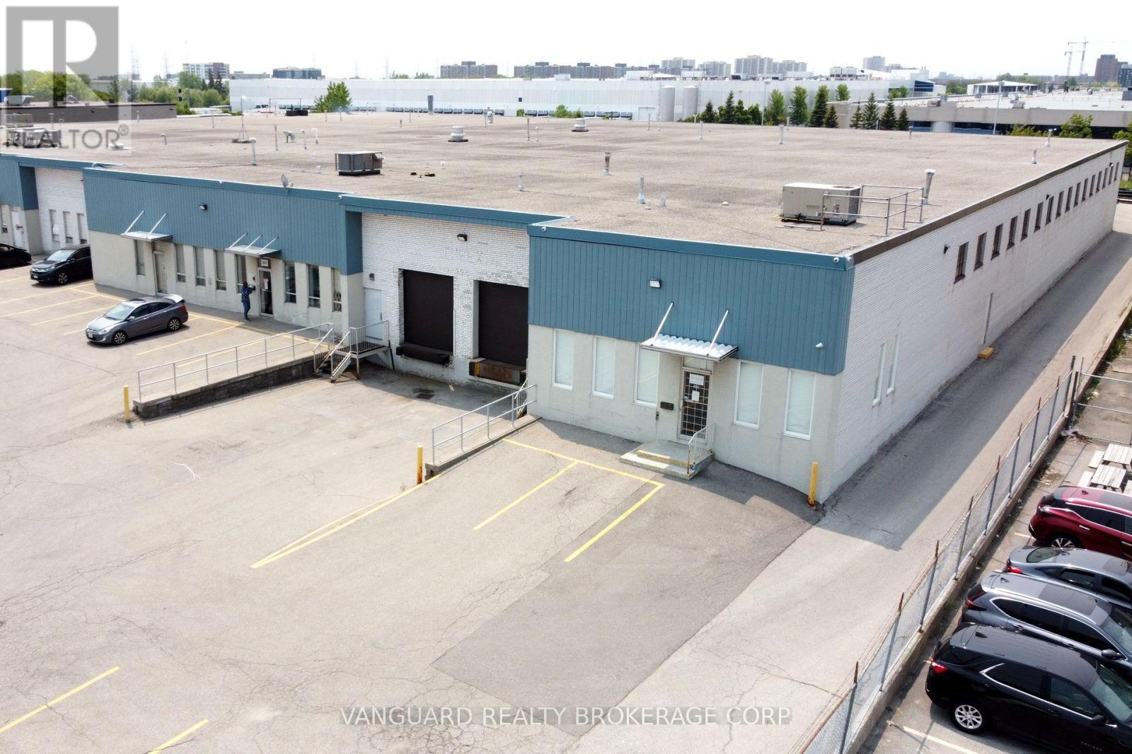 850 Flint Road, Toronto (York University Heights), Ontario  M3J 2J5 - Photo 1 - W12210312