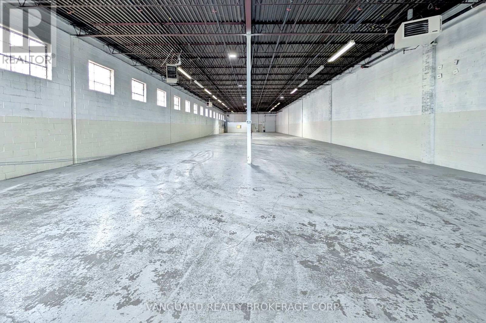 850 Flint Road, Toronto (York University Heights), Ontario  M3J 2J5 - Photo 13 - W12210312