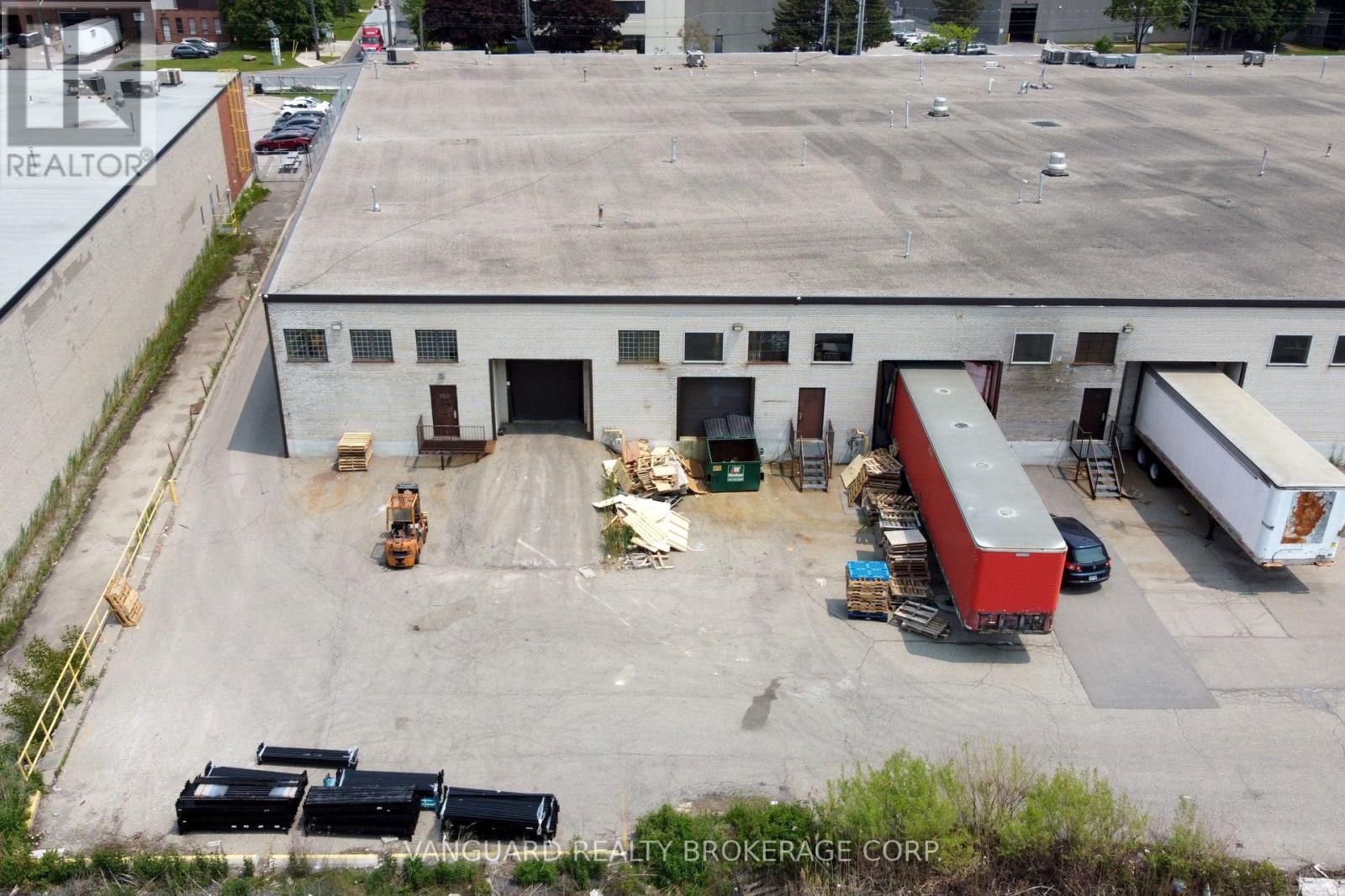 850 Flint Road, Toronto (York University Heights), Ontario  M3J 2J5 - Photo 3 - W12210312