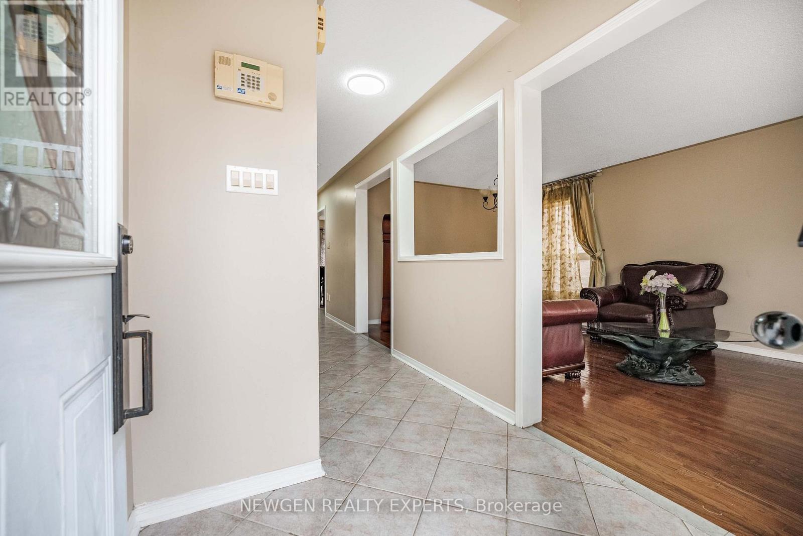 5 Wildhorse Lane, Brampton, Ontario  L6R 2E5 - Photo 3 - W12210313