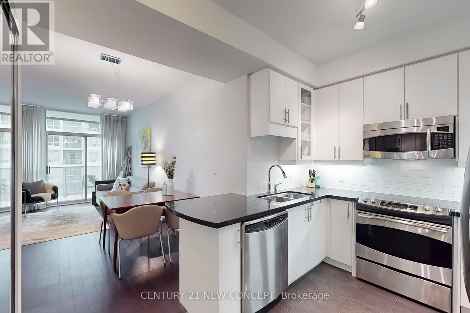 704 - 1900 Lake Shore Boulevard W, Toronto, Ontario  M6S 1A4 - Photo 20 - W12210325