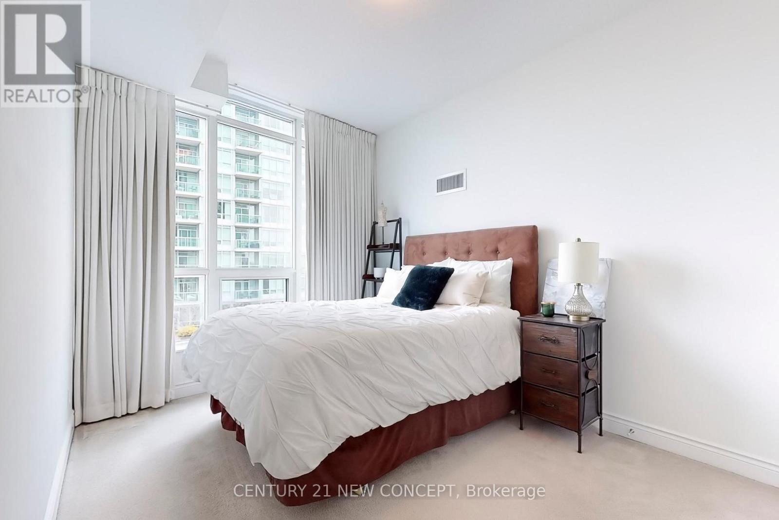 704 - 1900 Lake Shore Boulevard W, Toronto, Ontario  M6S 1A4 - Photo 25 - W12210325