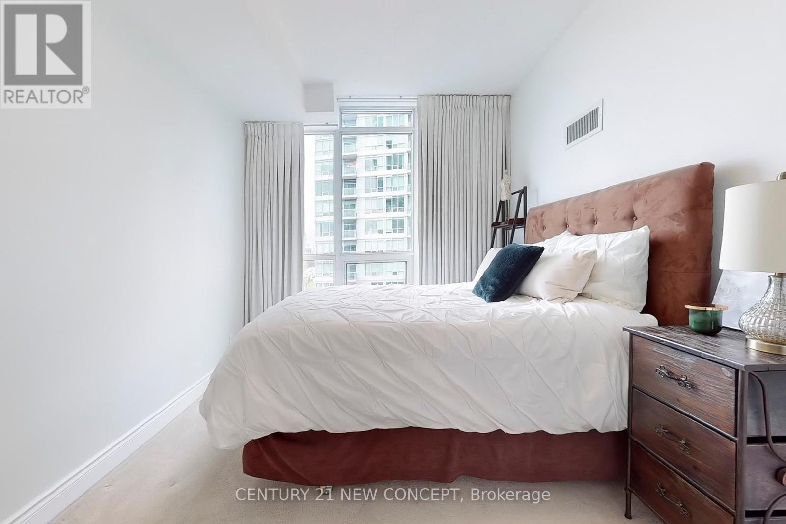704 - 1900 Lake Shore Boulevard W, Toronto, Ontario  M6S 1A4 - Photo 26 - W12210325