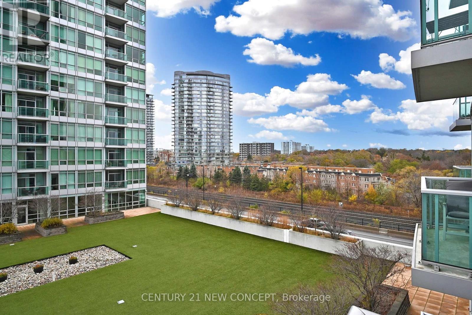 704 - 1900 Lake Shore Boulevard W, Toronto, Ontario  M6S 1A4 - Photo 36 - W12210325