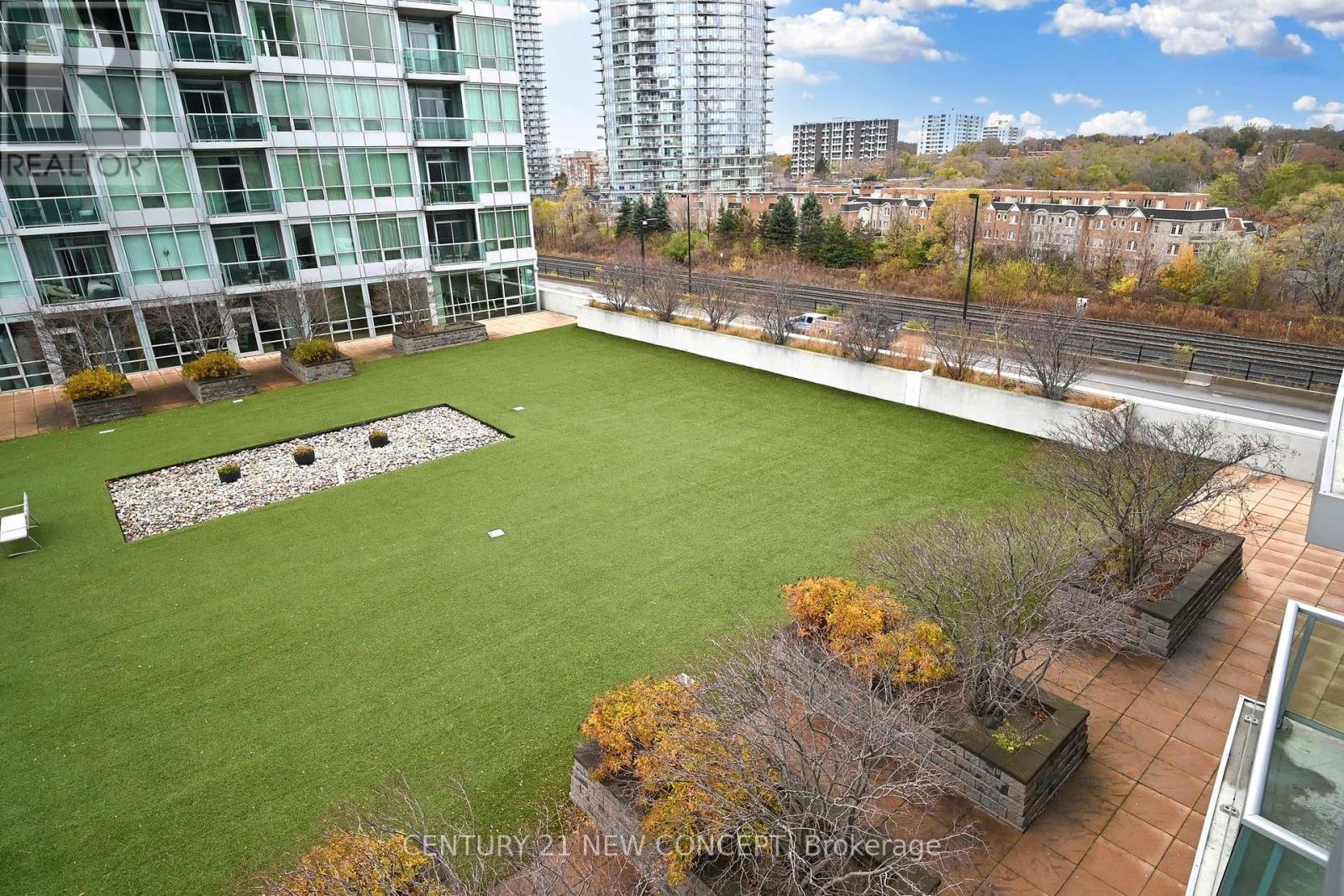 704 - 1900 Lake Shore Boulevard W, Toronto, Ontario  M6S 1A4 - Photo 42 - W12210325