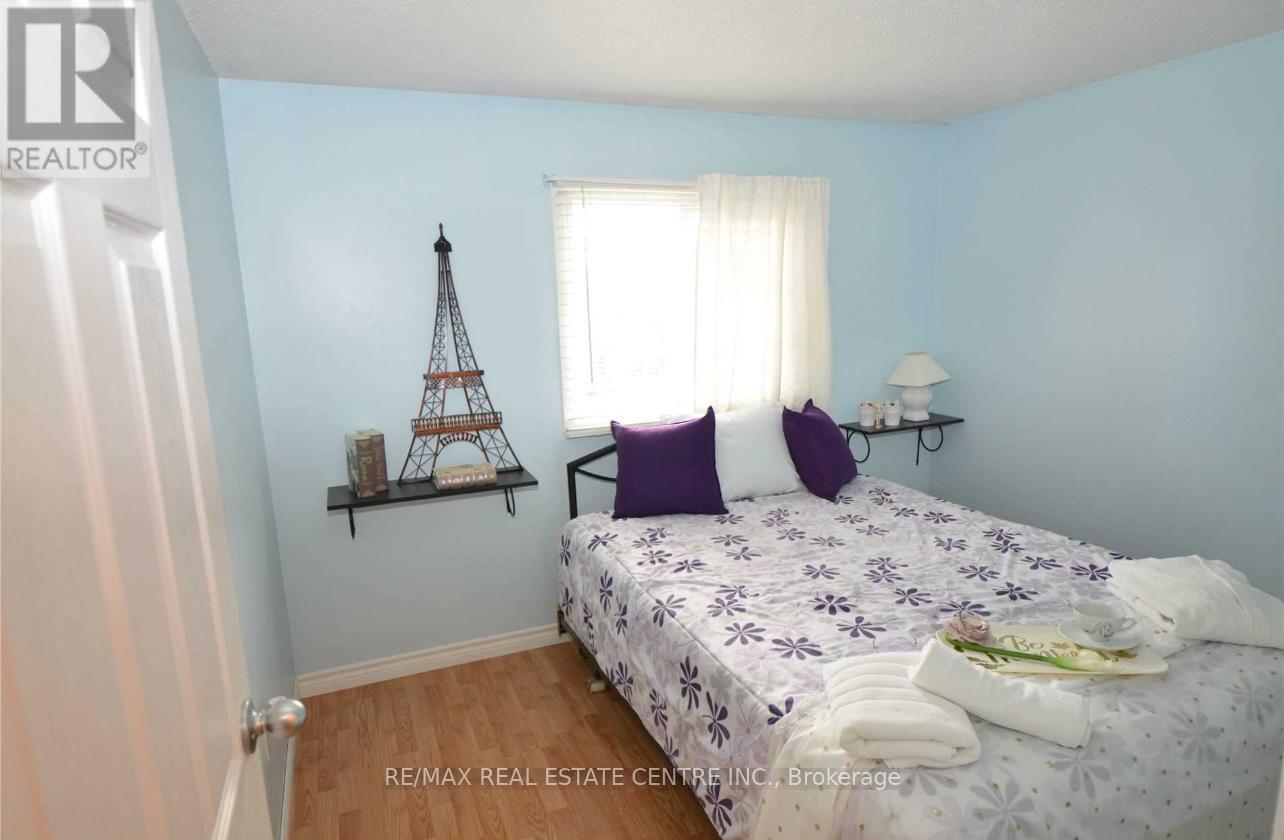 2419 Brasilia Circle, Mississauga, Ontario  L5N 2E9 - Photo 14 - W12210338