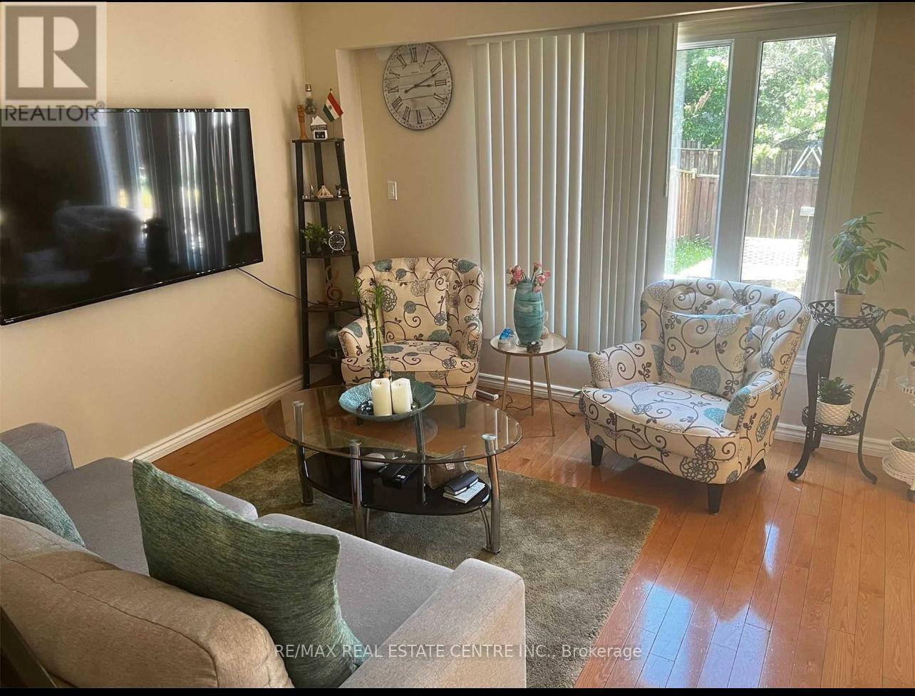 2419 Brasilia Circle, Mississauga, Ontario  L5N 2E9 - Photo 6 - W12210338