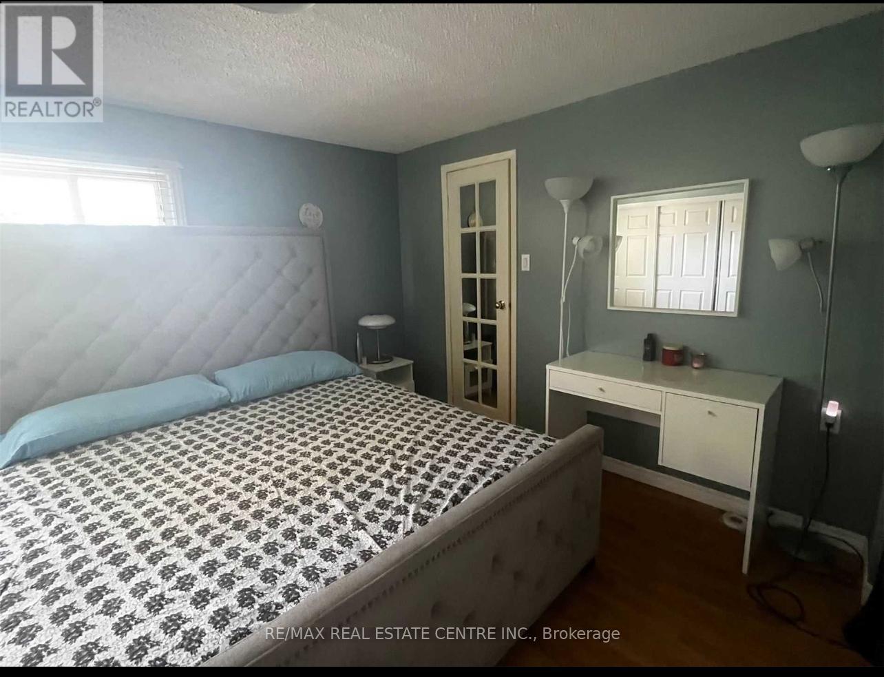 2419 Brasilia Circle, Mississauga, Ontario  L5N 2E9 - Photo 8 - W12210338