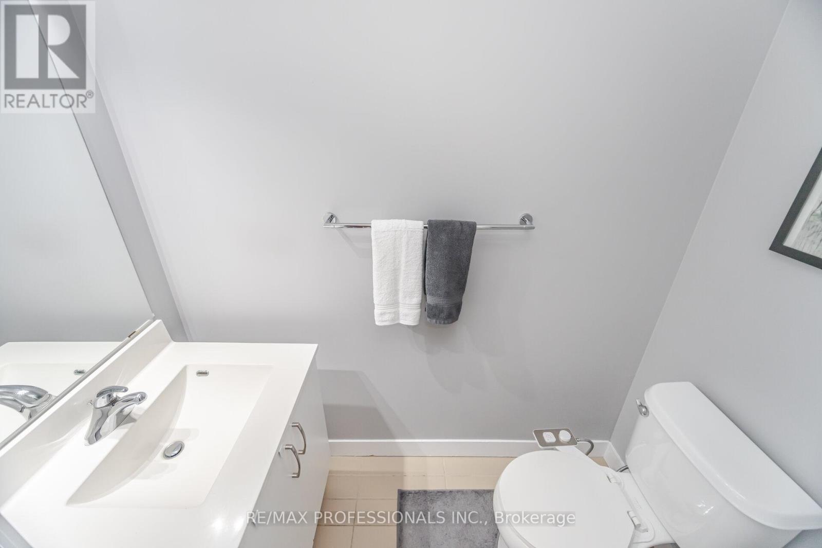 2302 - 155 Legion Road N, Toronto, Ontario  M8Y 0A7 - Photo 12 - W12210348