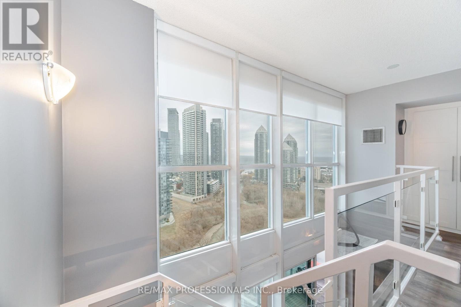 2302 - 155 Legion Road N, Toronto, Ontario  M8Y 0A7 - Photo 15 - W12210348