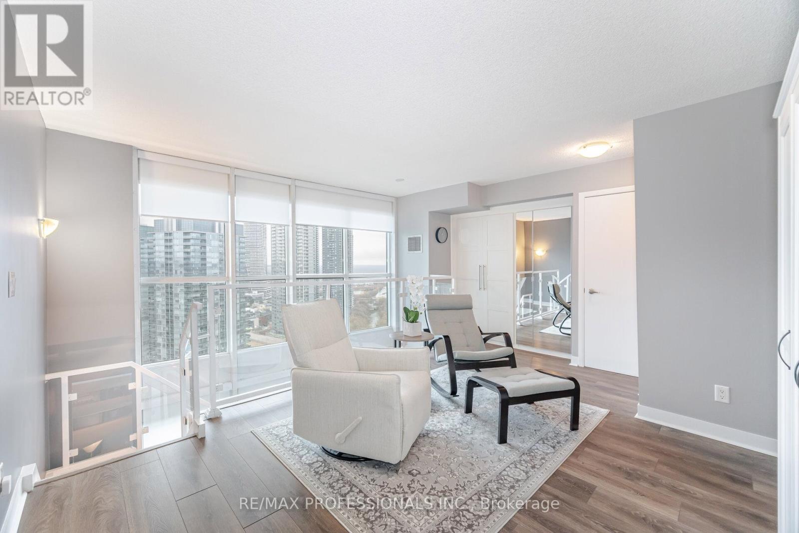 2302 - 155 Legion Road N, Toronto, Ontario  M8Y 0A7 - Photo 17 - W12210348
