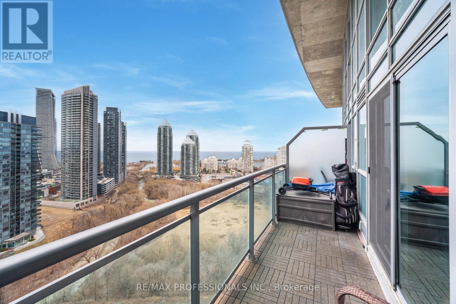2302 - 155 Legion Road N, Toronto, Ontario  M8Y 0A7 - Photo 26 - W12210348
