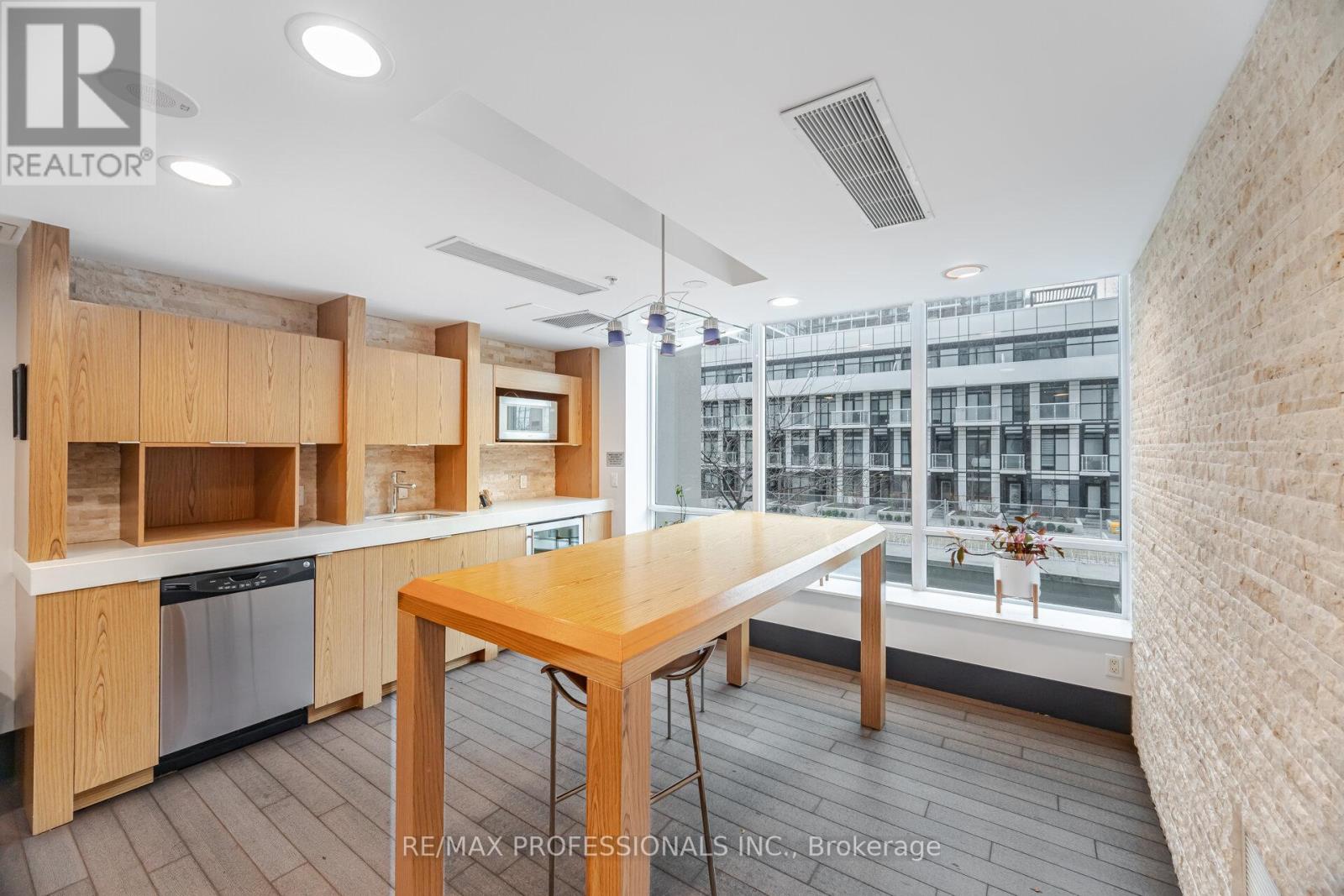 2302 - 155 Legion Road N, Toronto, Ontario  M8Y 0A7 - Photo 30 - W12210348
