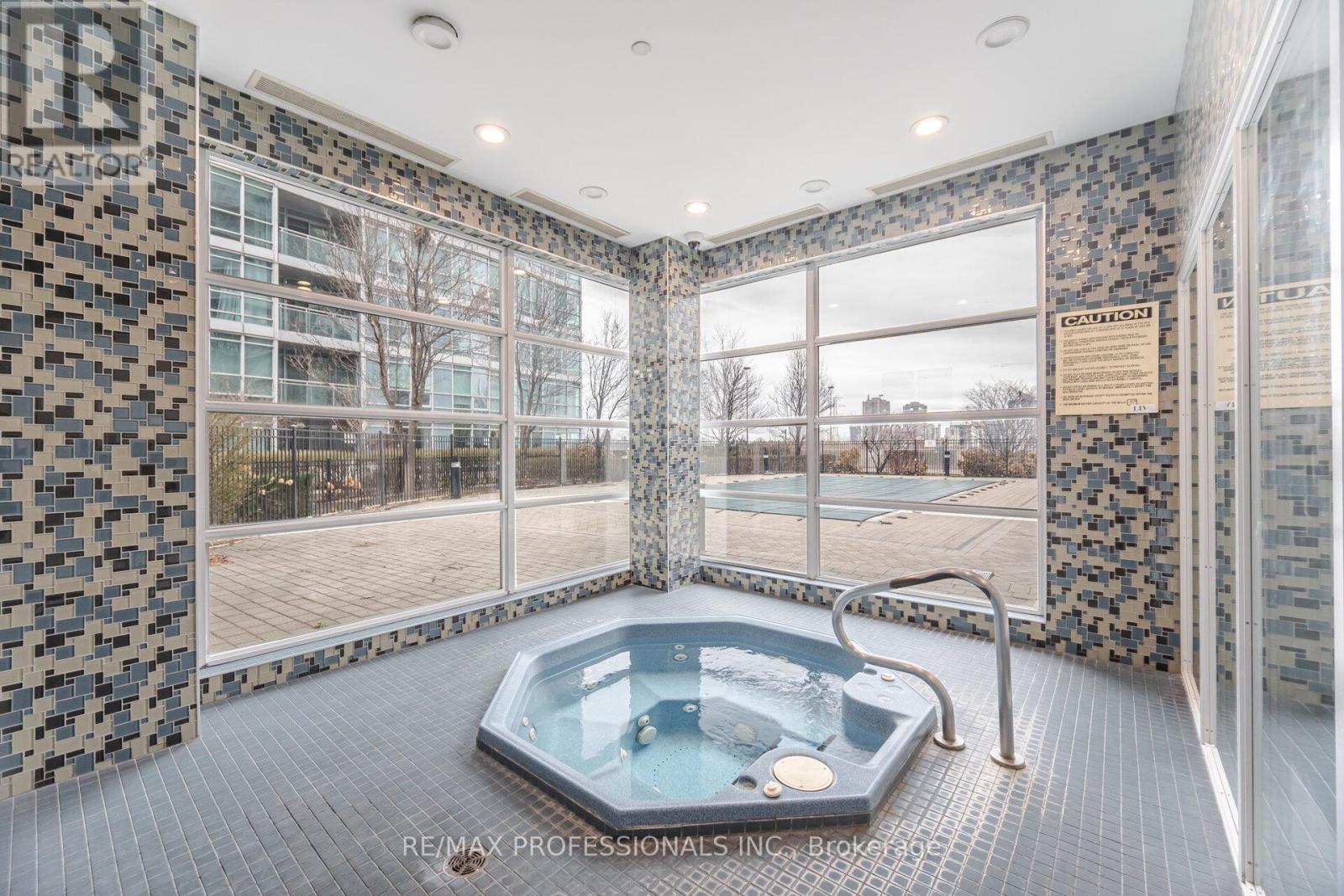 2302 - 155 Legion Road N, Toronto, Ontario  M8Y 0A7 - Photo 37 - W12210348