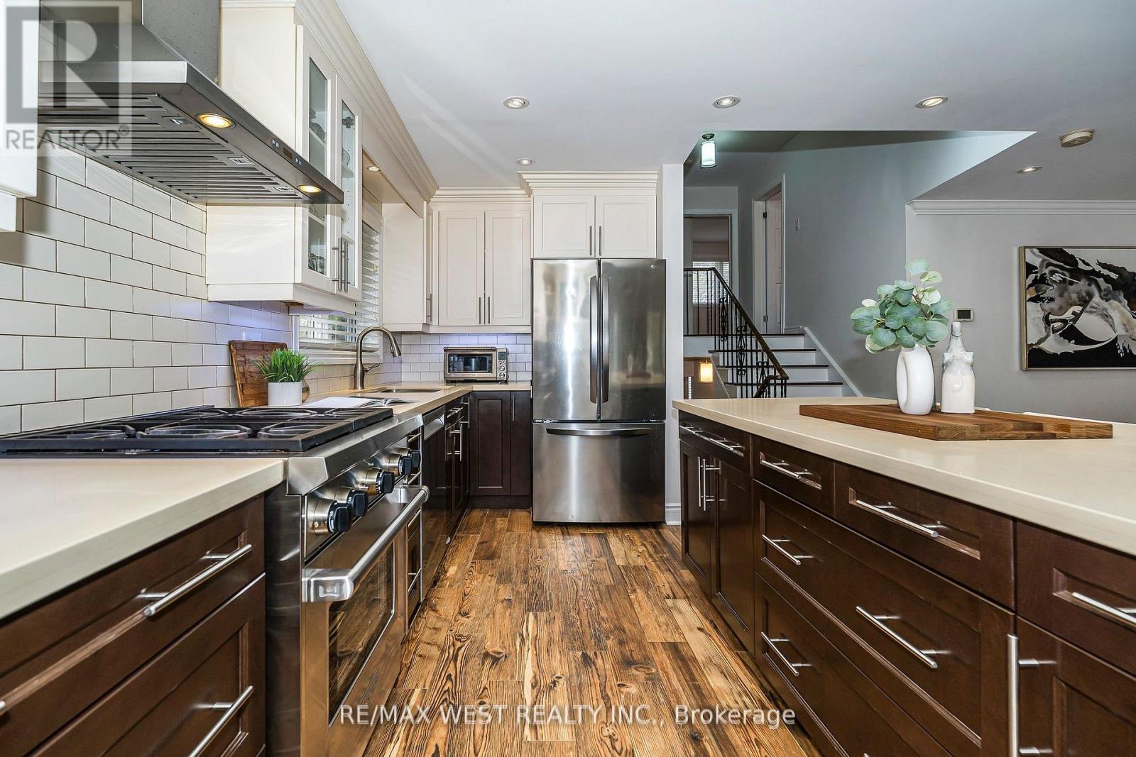 17 Forest Path Court, Toronto, Ontario  M9V 1L4 - Photo 13 - W12210353