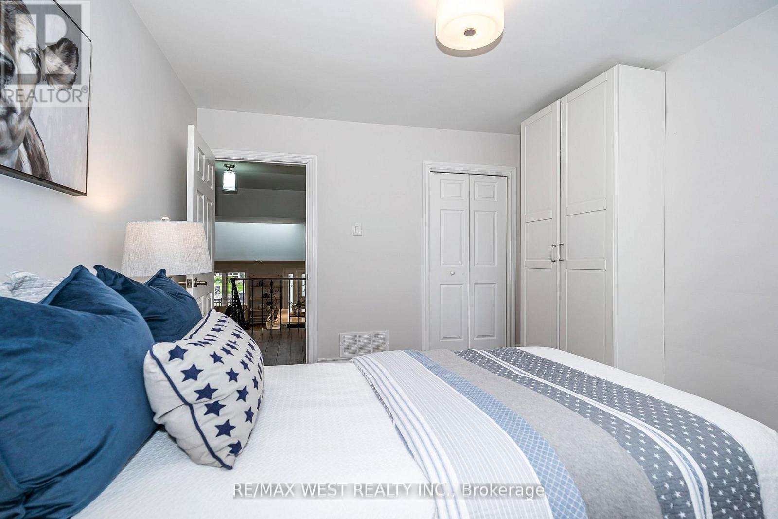 17 Forest Path Court, Toronto, Ontario  M9V 1L4 - Photo 21 - W12210353