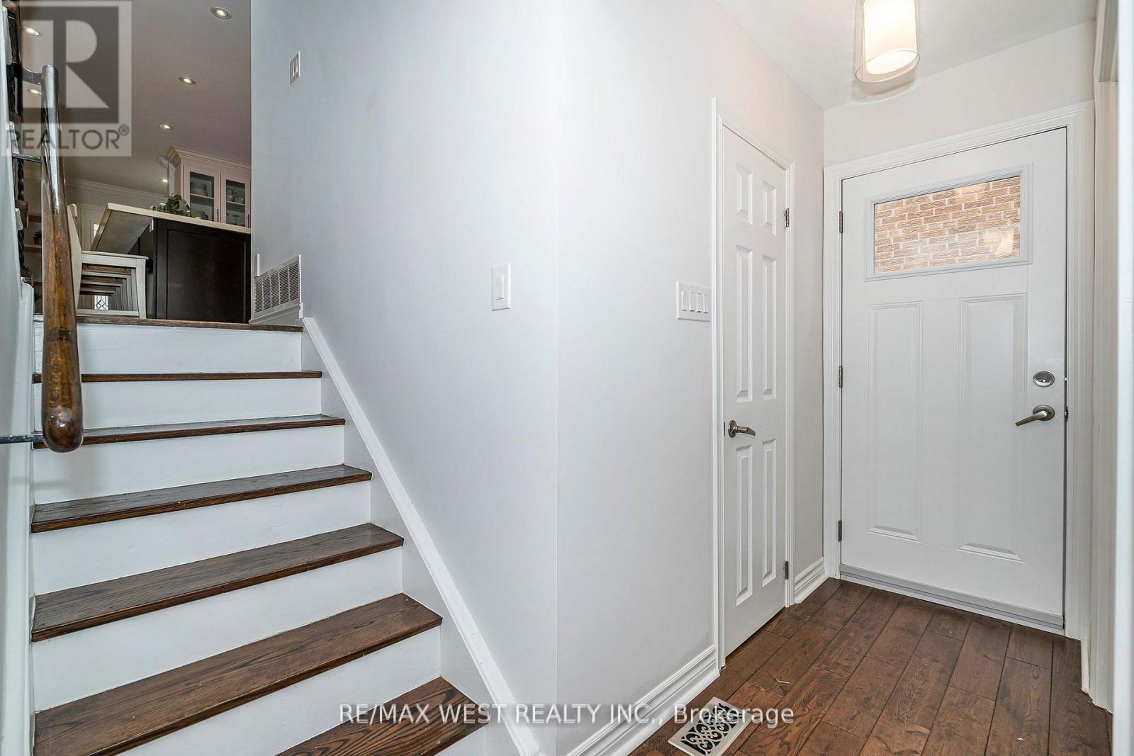 17 Forest Path Court, Toronto, Ontario  M9V 1L4 - Photo 24 - W12210353