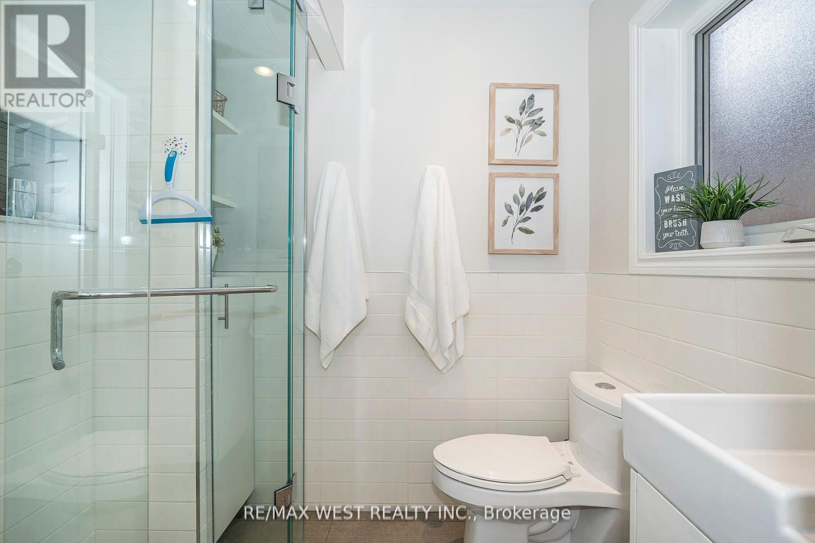 17 Forest Path Court, Toronto, Ontario  M9V 1L4 - Photo 26 - W12210353