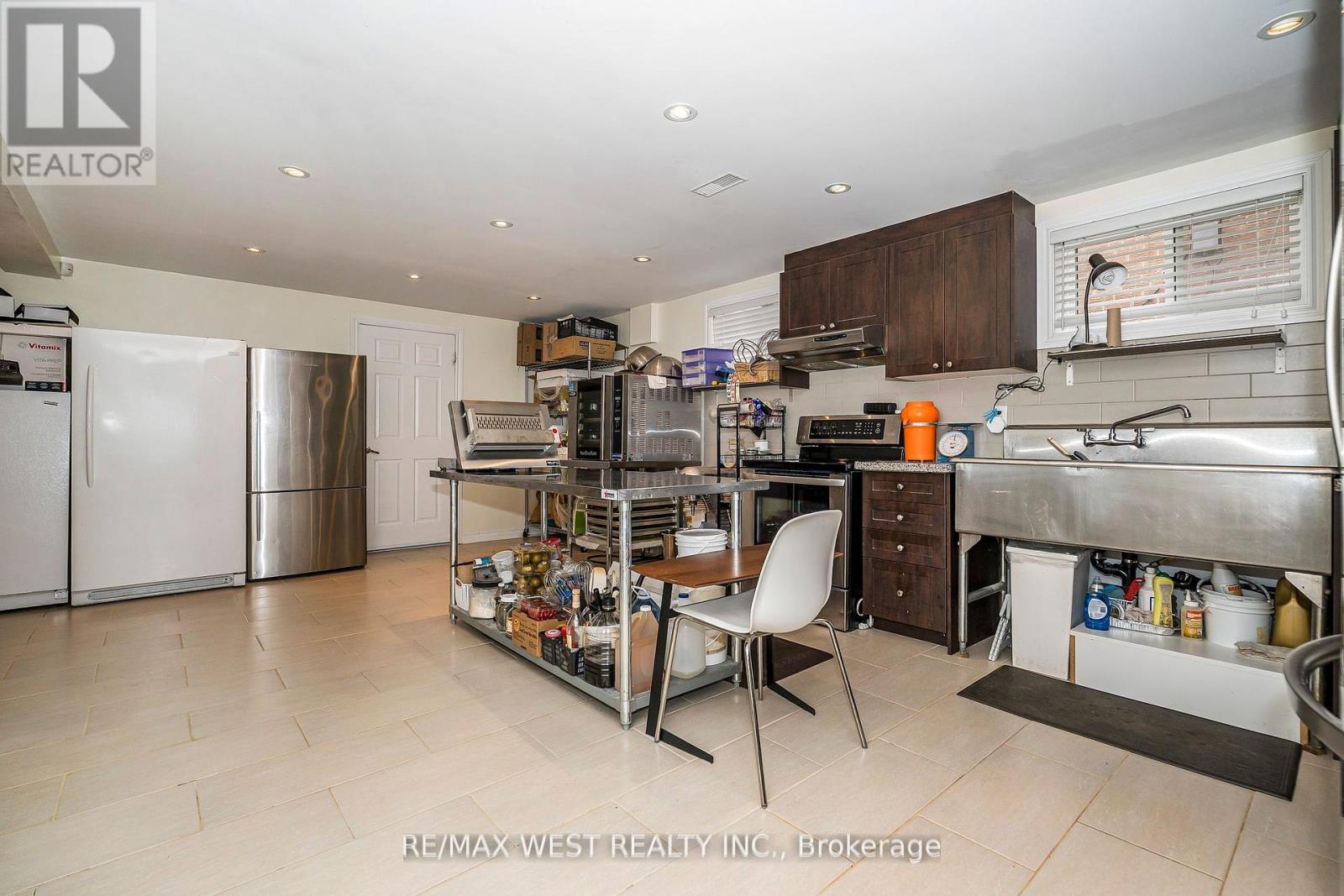 17 Forest Path Court, Toronto, Ontario  M9V 1L4 - Photo 29 - W12210353