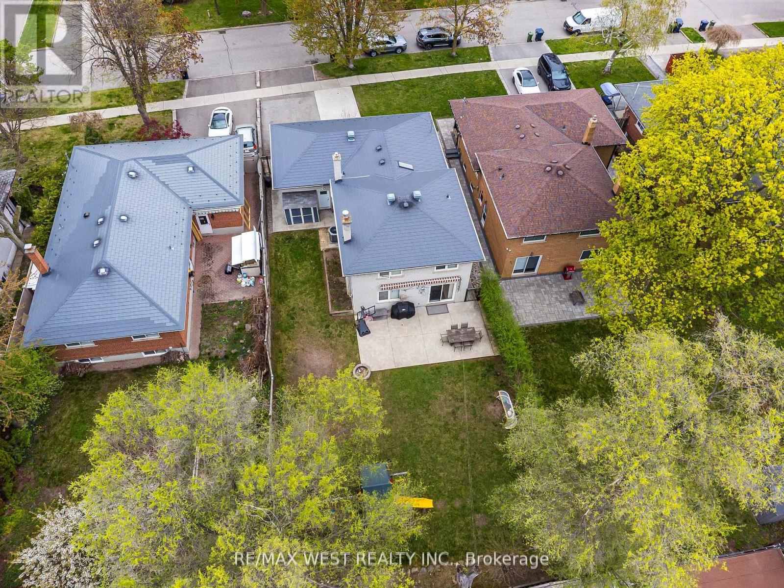17 Forest Path Court, Toronto, Ontario  M9V 1L4 - Photo 36 - W12210353