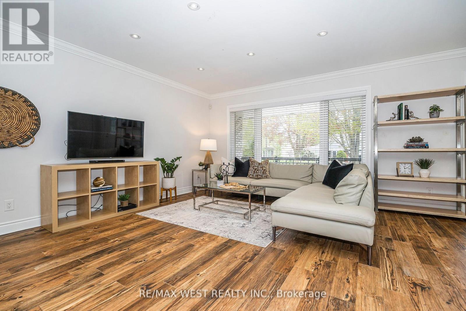 17 Forest Path Court, Toronto, Ontario  M9V 1L4 - Photo 9 - W12210353