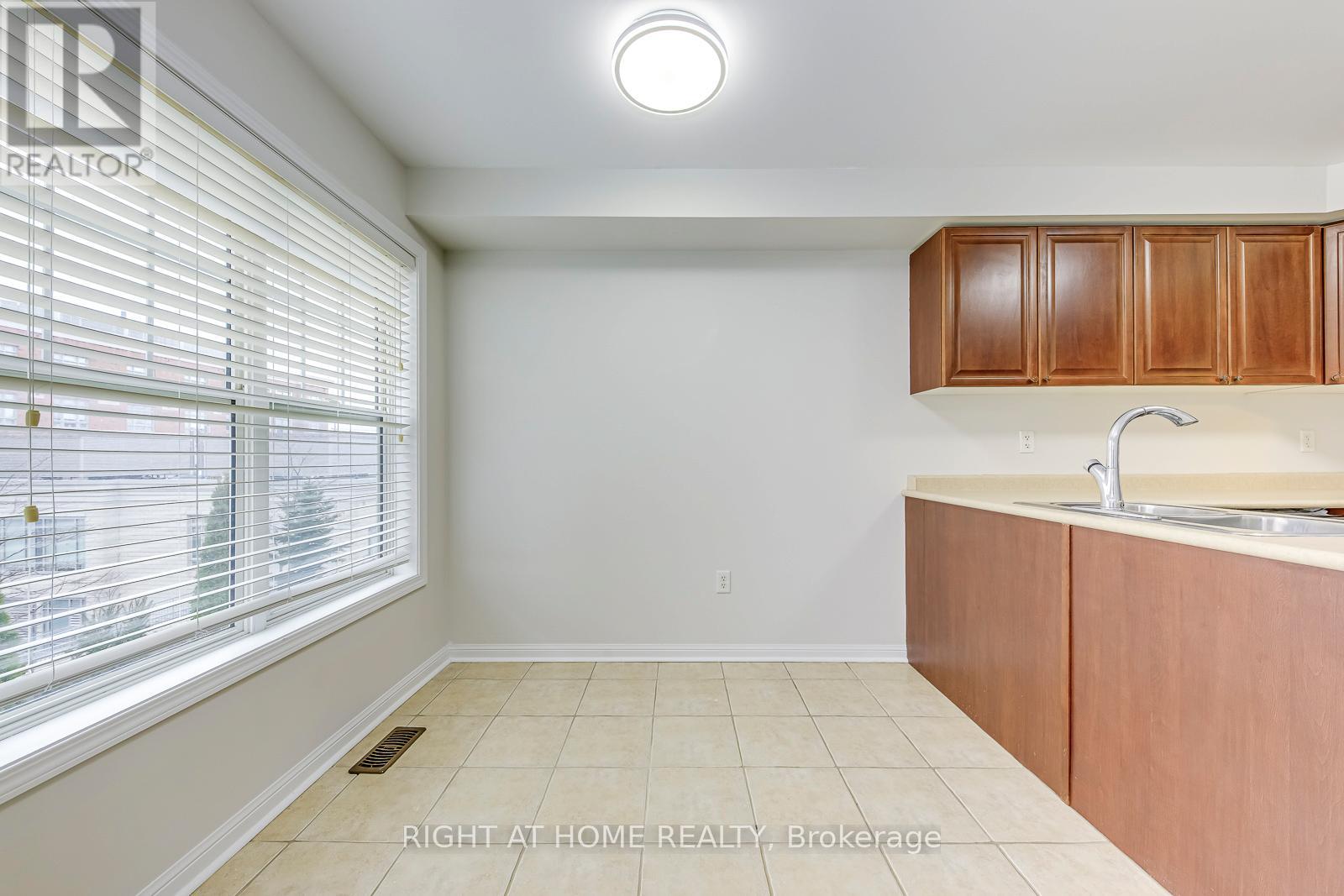 2872 Garnethill Way, Oakville, Ontario  L6M 5E8 - Photo 12 - W12210355